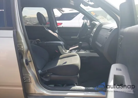 2010 Ford Escape Xlt z USA, uszkodzony, nr VIN 1FMCU9DG2AKC90563